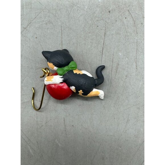 Hallmark Keepsake Ornament Kitty Catch Miniature 2003 Used READ - Picture 3 of 4